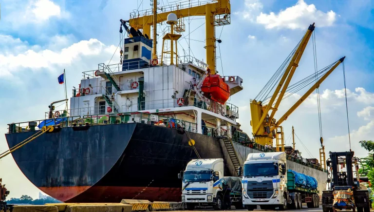 Land, Air, or Sea Freight: How to Choose the Right Shipping Method